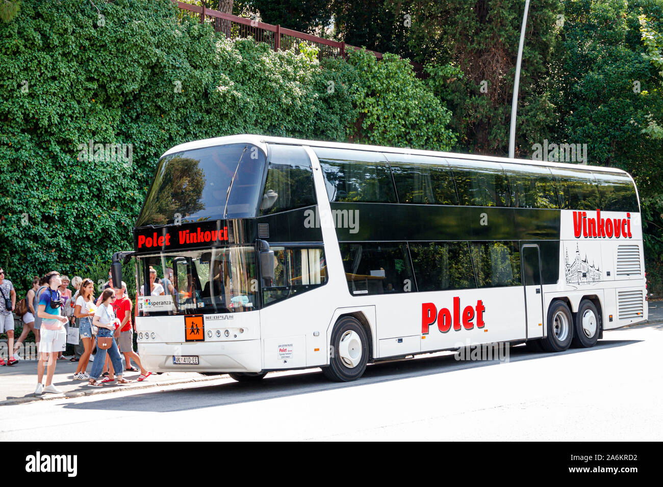 Barcelona Spanien, Katalonien Catalunya, Parc de Montjuic, Doppeldecker-Sightseeing-Bus, Passagiere, Boarding, Polet Vinkovci Kroatisches Busunternehmen, Spa Stockfoto Barcelona Spanien, Katalonien Catalunya, Parc de Montjuic, Doppeldecker-Sightseeing-Bus, Passagiere, Boarding, Polet Vinkovci Kroatisches Busunternehmen, Spa Stockfoto