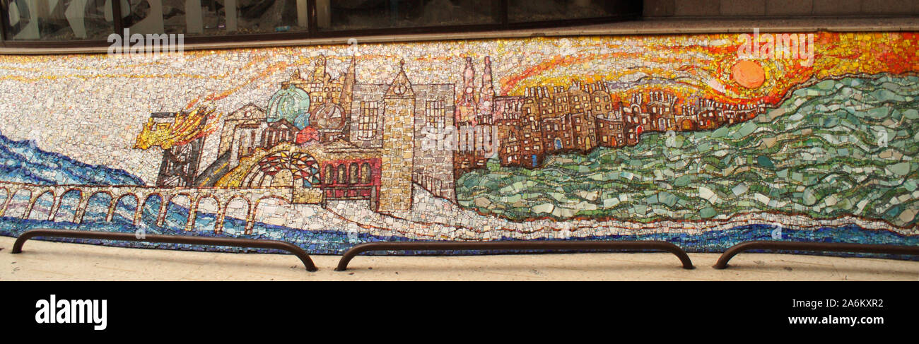 Glasgow Central Station, farbenfrohe Kunst Wandmalerei von Jehuda Burkhauser, Glasgow, Schottland, Großbritannien Stockfoto