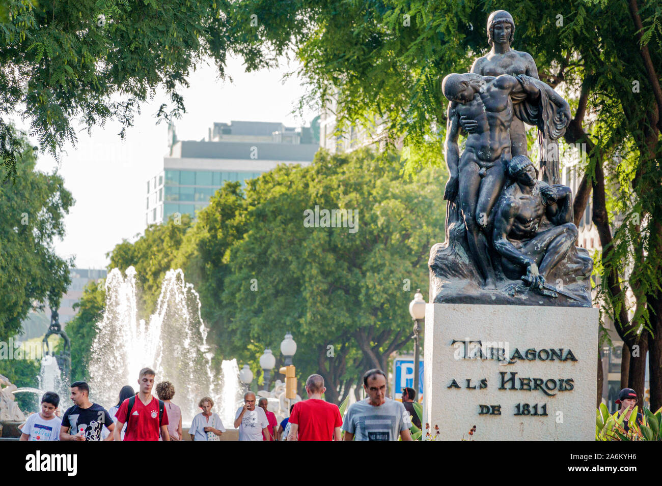 Tarragona Spanien Hispanic Katalonien Rambla Nova,Fußgänger-Promenade,von Bäumen gesäumter Park,Monument als herois de 1811,Helden-Denkmal,Fussgänger Stockfoto