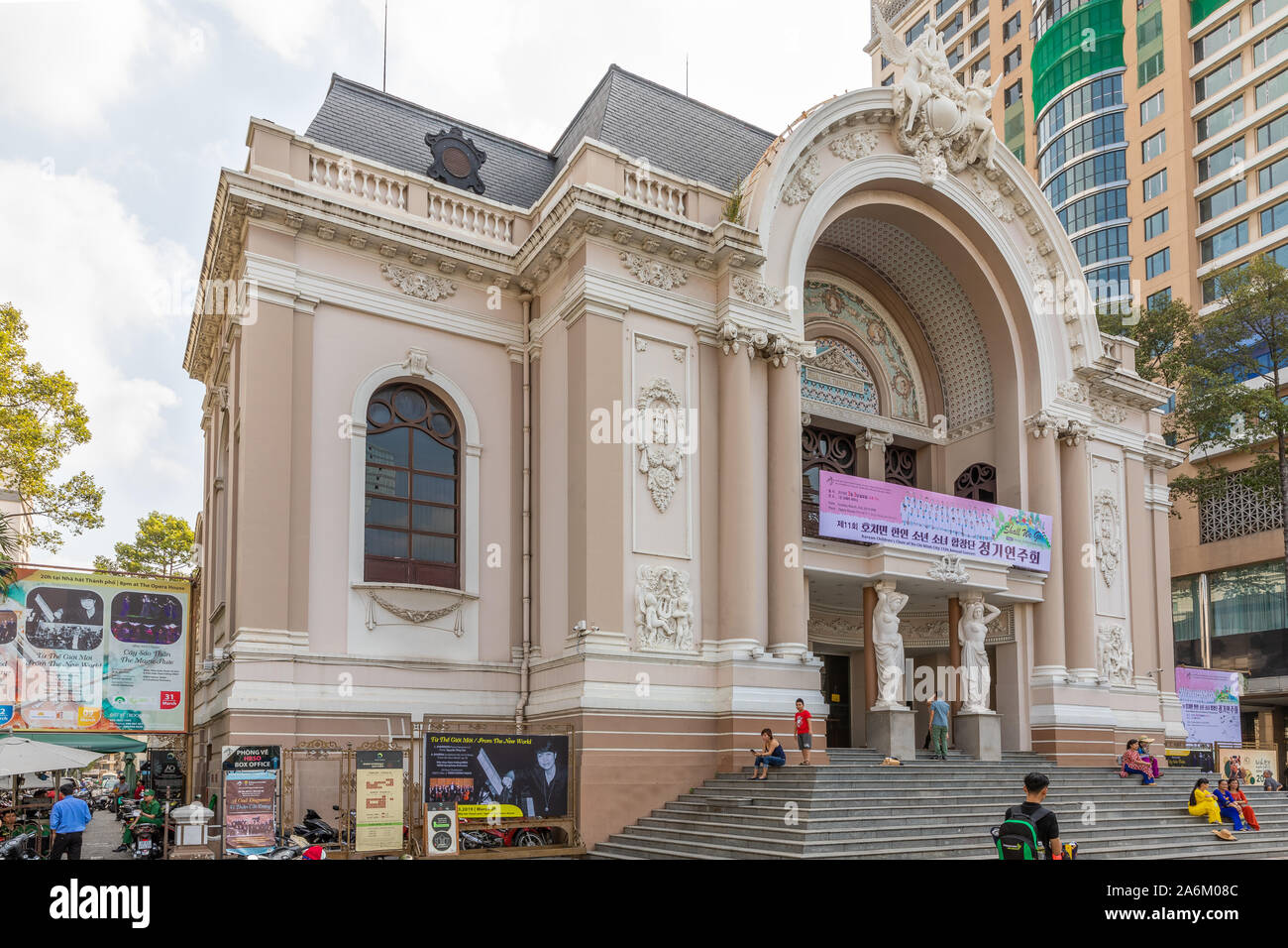 Ho Chi Minh City/Vietnam - 3. März 2019: Die Oper von dem französischen Architekten Frettchen Eugene 1897 erbaut. Stockfoto