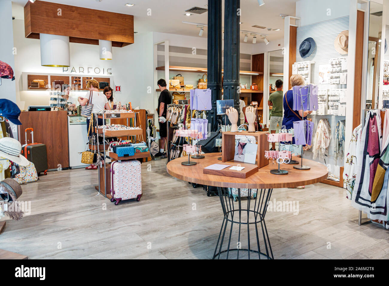 Valencia Spanien Hispanic, Ciutat Vella, Altstadt, Altstadt, Carrer de Sant Vicent Martir, Parfois, Geschäft, portugiesische Mode-Accessoires, Geschenke, innen, s Stockfoto