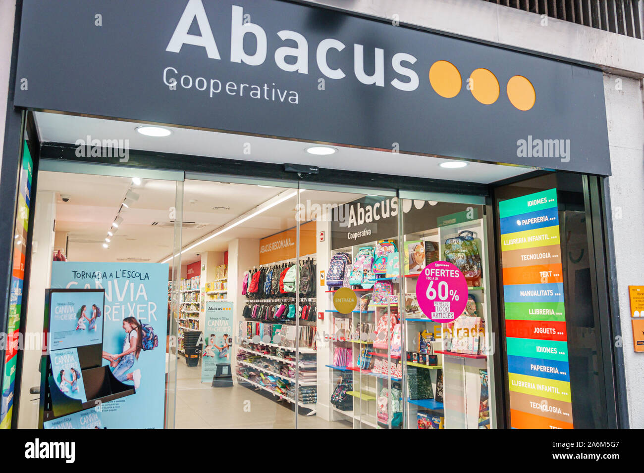 Valencia Spanien, Ciutat Vella, Altstadt, historisches Zentrum, Geschäfte, Geschäfte, Vordereingang von außen, Abacus Cooperativa, Schulbedarf, Lernspielzeug, Bücher, Stockfoto