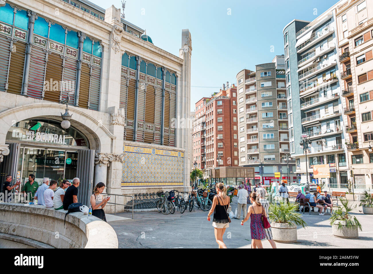 Valencia Spanien,Ciutat Vella,Altstadt,Altstadt,Mercat Central,Zentralmarkt,Außeneingang,Valencianische Jugendstilarchitektur,Apartment BU Stockfoto