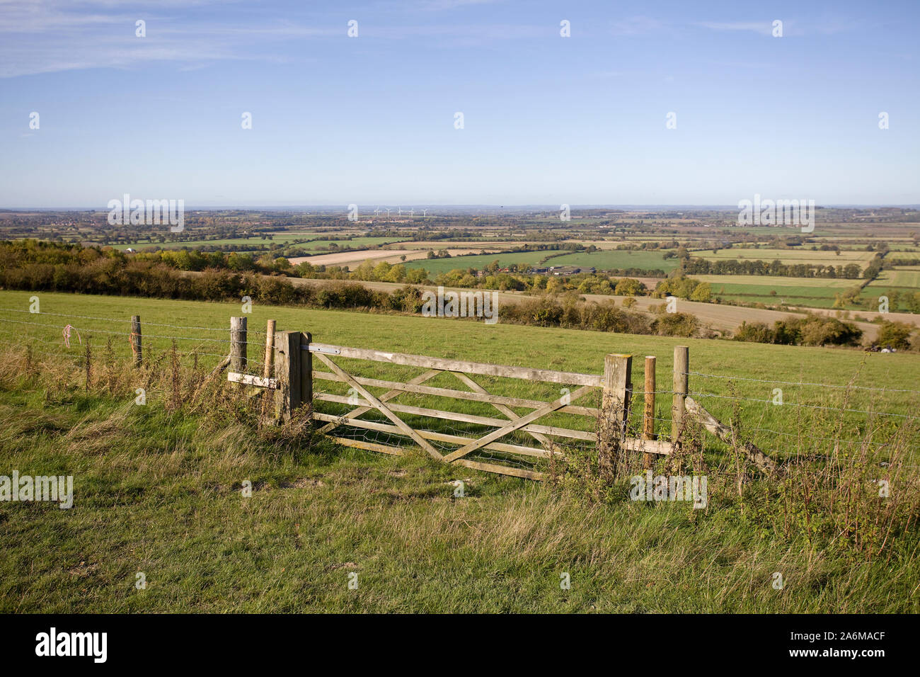 Blick von White Horse Hill in Richtung Landschaft von Wiltshire, England Stockfoto
