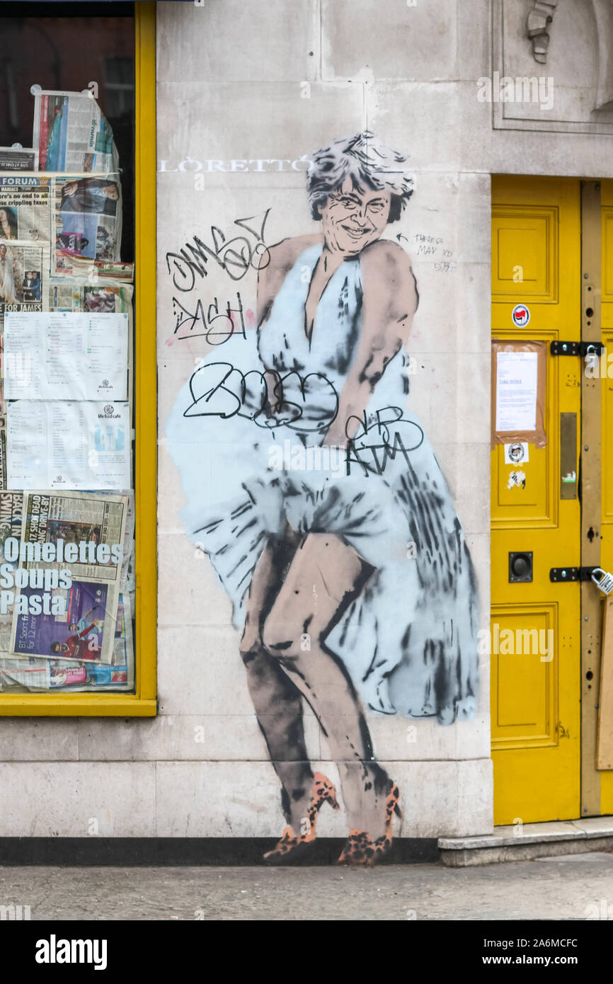 Theresa kann als Marilyn Monroe - Graffiti Artwork von Loretto in 2018 in London Stockfoto