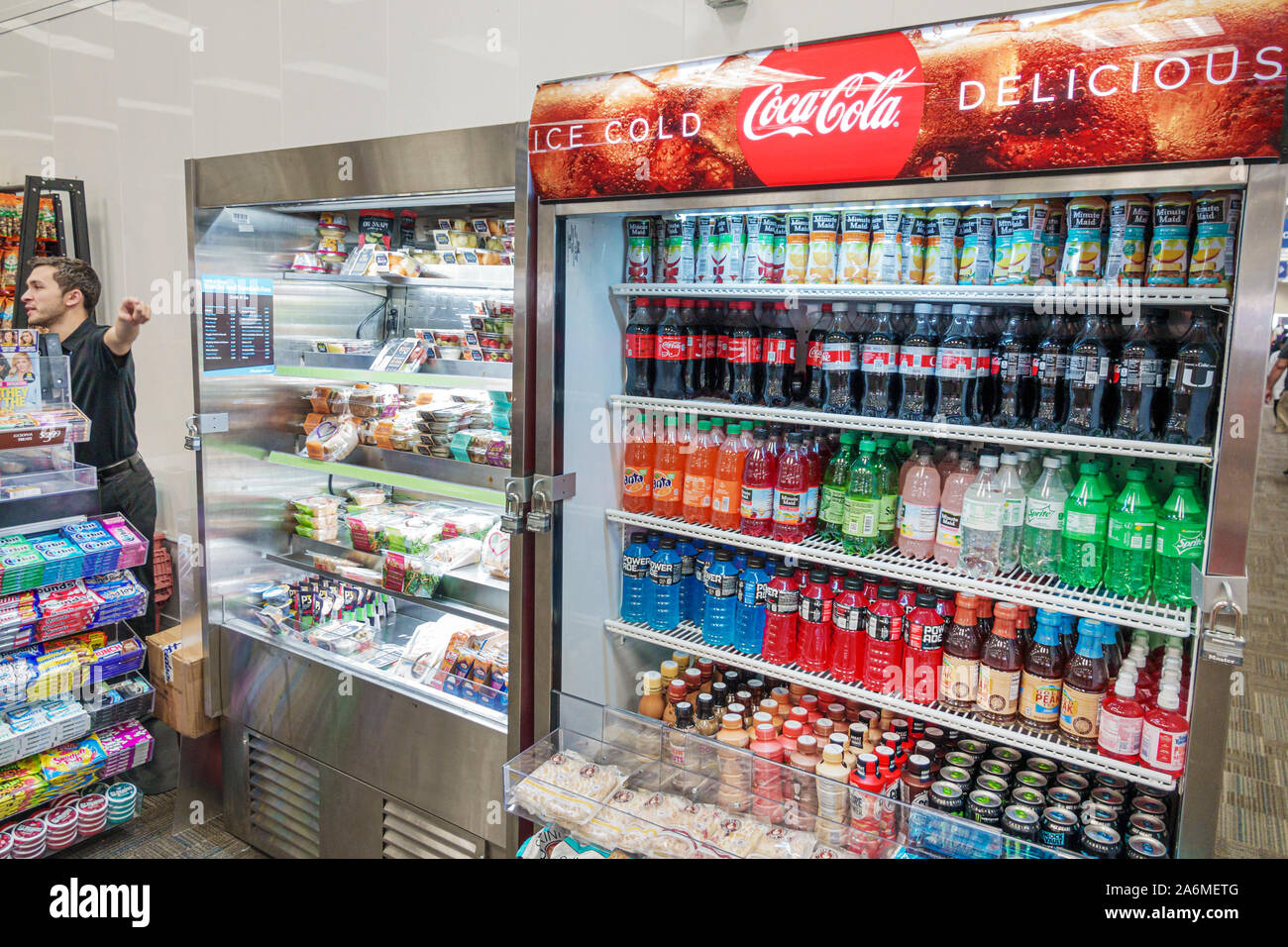 Fort Ft. Lauderdale Florida, Fort Lauderdale-Hollywood International Airport FLL, Terminal 2, Inneneinrichtung, Imbissladen, gekühlte Softdrinks, Soda, Co Stockfoto