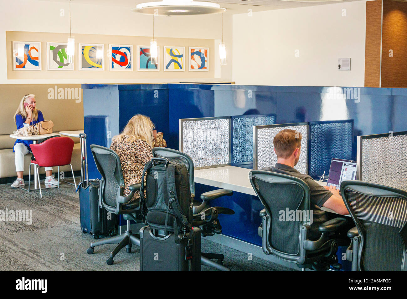 Georgia, Atlanta, Hartsfield-Jackson Atlanta International Airport, Delta Sky Club, innen, Passagierlounge, erste Business Class, Vielflieger, Mann, Frau, Stockfoto