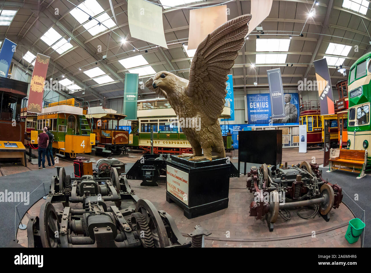 Die große Ausstellungshalle, die nationalen Tramway Museum im Dorf, crich Crich Straßenbahn, Derbyshire Stockfoto