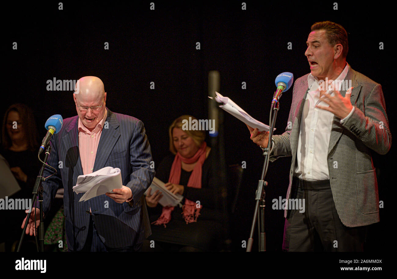 Little Britain stars Matt Lucas und David Walliams für wenig Brexit Aufnahme für Radio 4 bei 18 ausgestrahlt werden zu vereinen: 30 am 31. Oktober 2019. Stockfoto