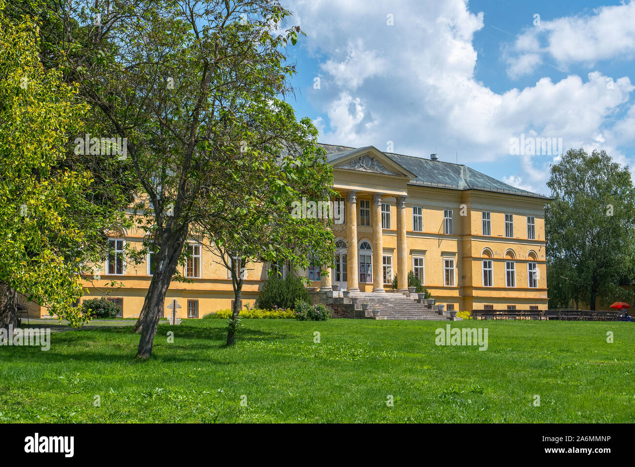 Dolna Krupa Manor House. Das klassizistische Herrenhaus des Brunsvick. Ludwig van Beethoven seine Moonlight Sonata Hier komponiert Stockfoto