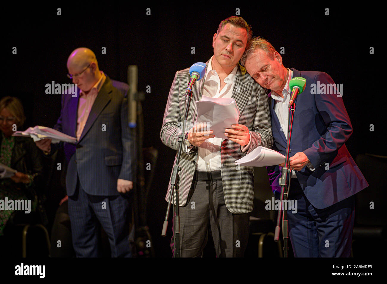 Little Britain stars Matt Lucas und David Walliams für wenig Brexit Aufnahme für Radio 4 bei 18 ausgestrahlt werden zu vereinen: 30 am 31. Oktober 2019. Stockfoto