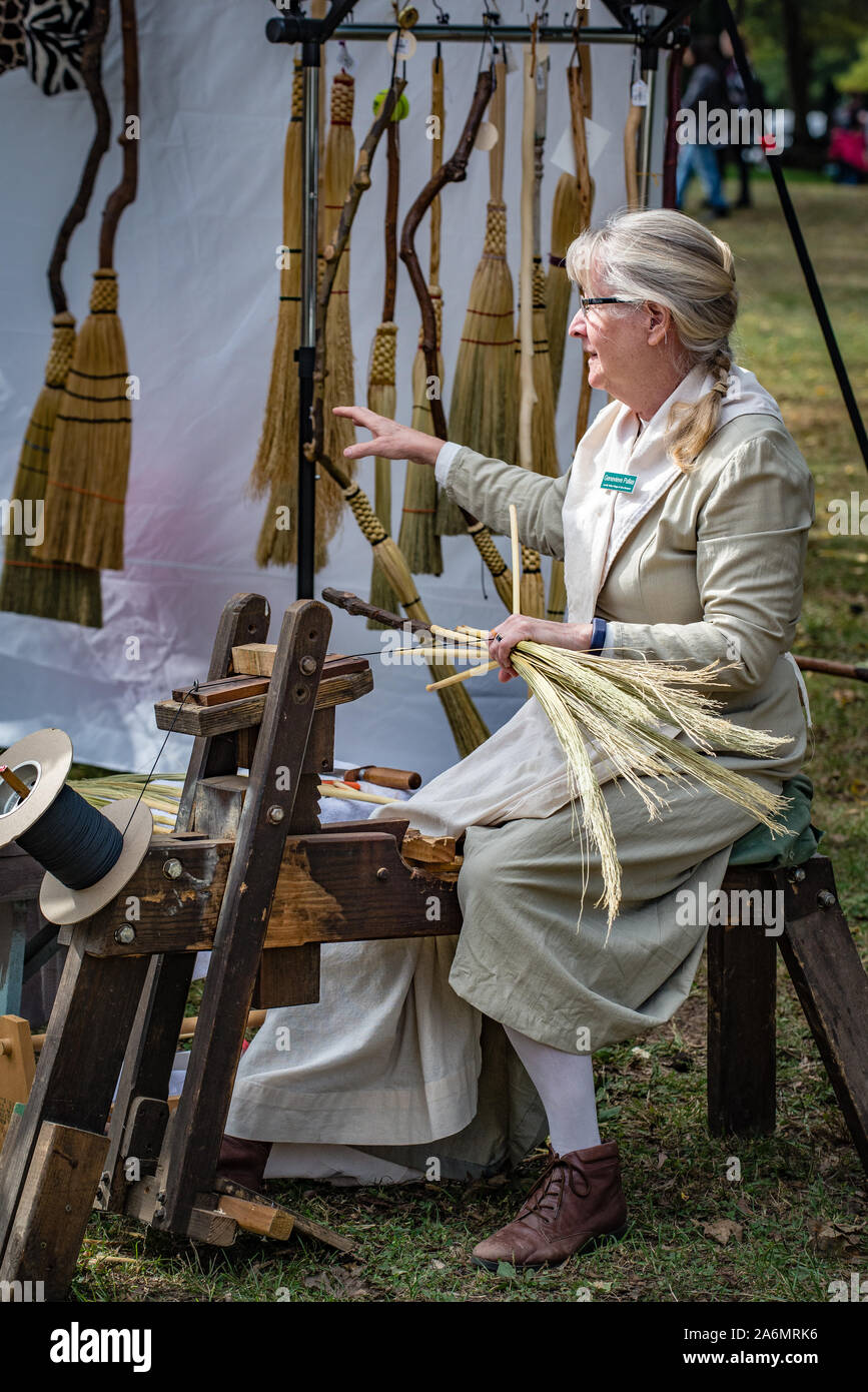 Landis Valley Farm Museum, Handwerk Tage, Lancaster, PA. Reenactors & antike historische Elemente. Stockfoto
