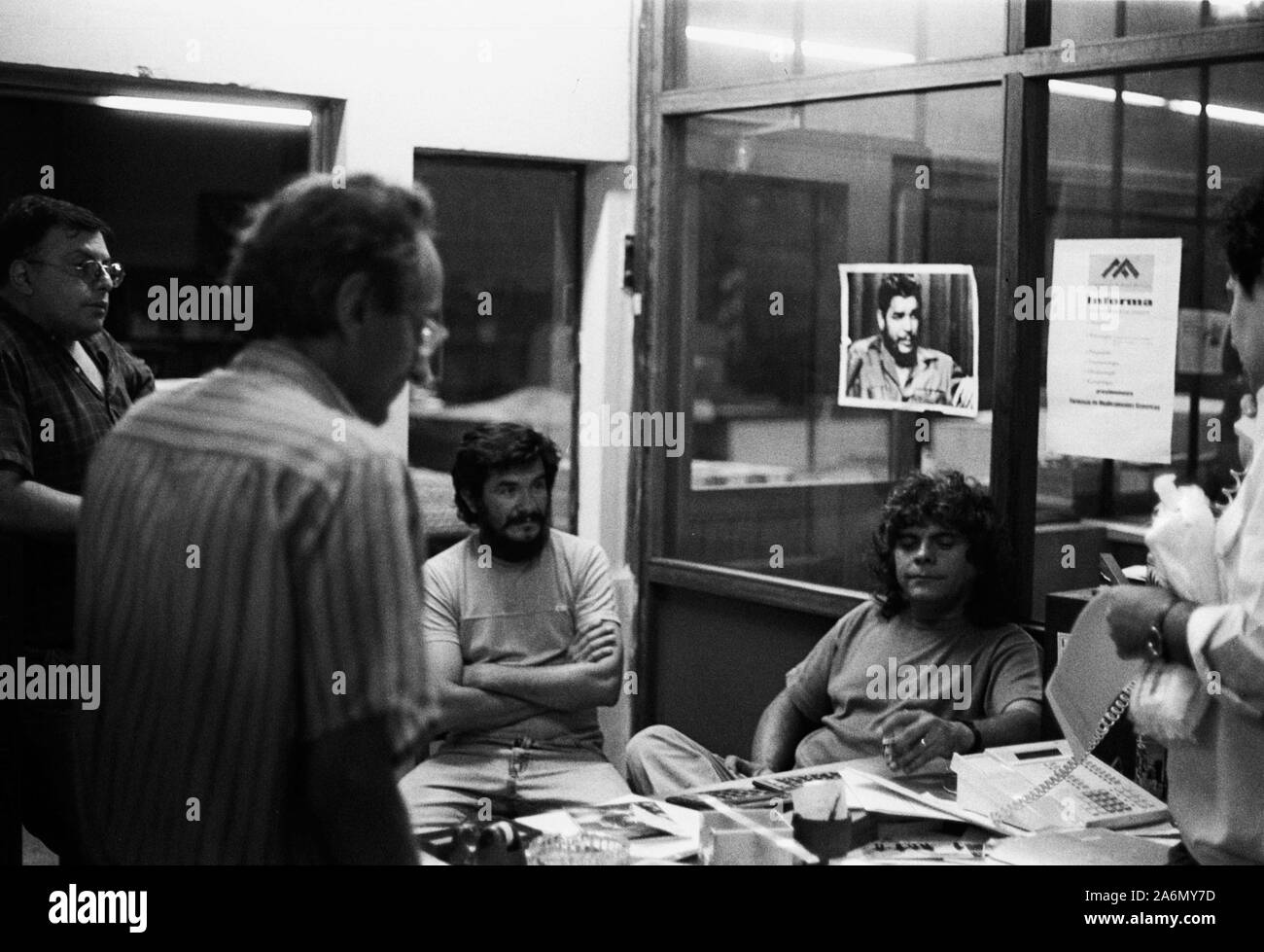 Dieses Werk führt das Drucken in hoher Qualität arbeiten und dieses Foto zeigt das Ende eines Arbeitstages in den Betrieben. Cooperativa Chilavert, Buenos Aires, Argentinien. Februar 2003. Stockfoto