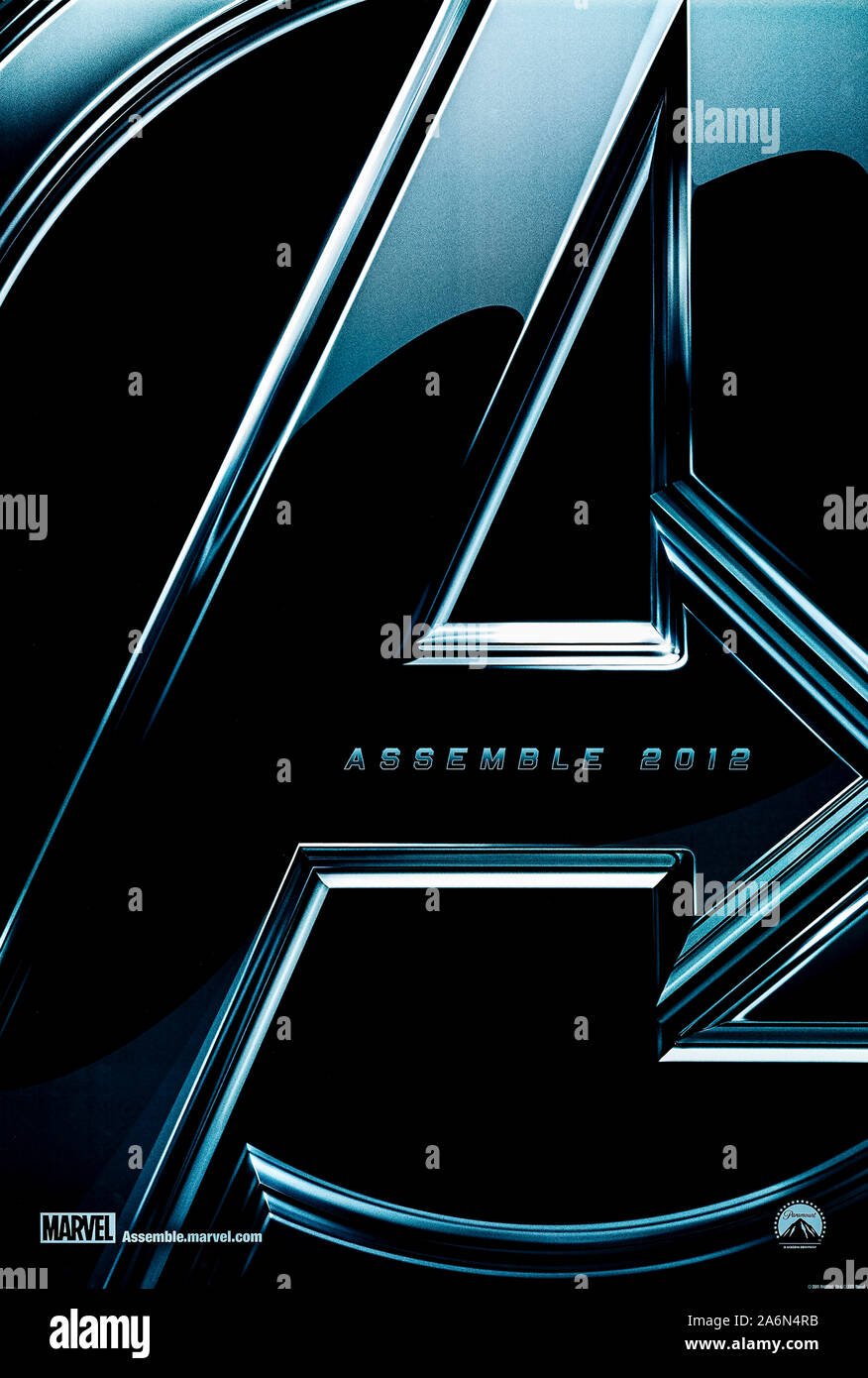"Avengers zusammenbauen" (2012) von Joss Whedon Regie und Hauptdarsteller Robert Downey, Chris Evans und Scarlett Johansson. Die Rächer Schlacht Loki und eine fremde Armee, wie sie die Erde erobern. Stockfoto