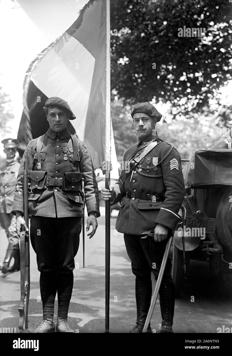 Blaue Teufel Amerika besucht - Die chasseurs alpins sind die Elite Berg Infanterie der französischen Armee. 1918 Stockfoto Blaue Teufel Amerika besucht - Die chasseurs alpins sind die Elite Berg Infanterie der französischen Armee. 1918 Stockfoto