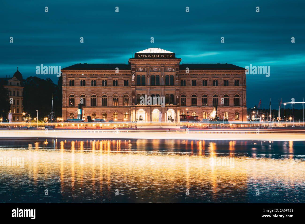 Stockholm, Schweden. Museum der Schönen Künste ist der National Gallery von Schweden, auf der Halbinsel Blasieholmen entfernt. Touristische Sportboote Flo Stockfoto