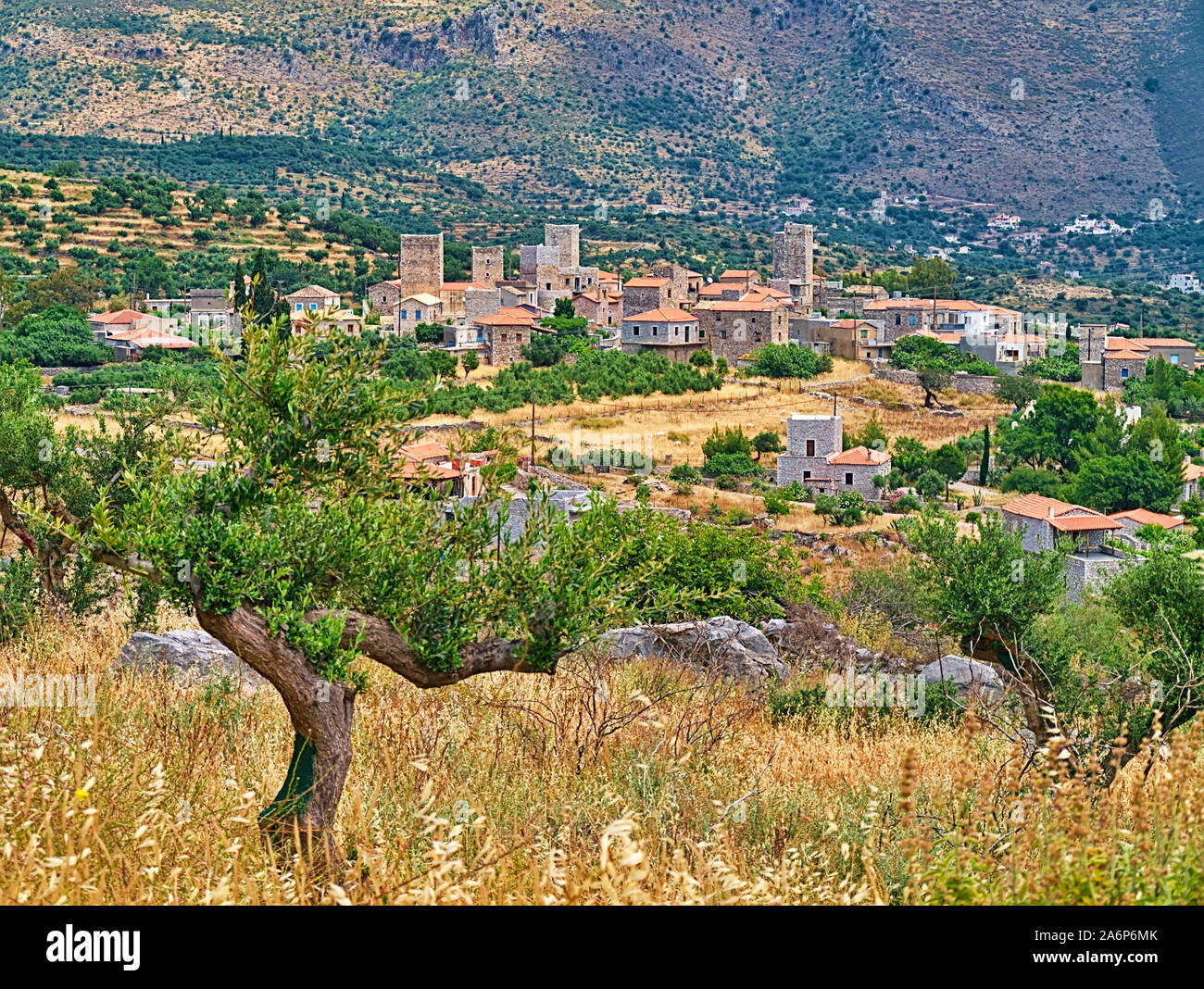 Mittelalterlichen Türme Dorf in Mani Griechenland. Traditionelles griechisches Dorf. Stockfoto