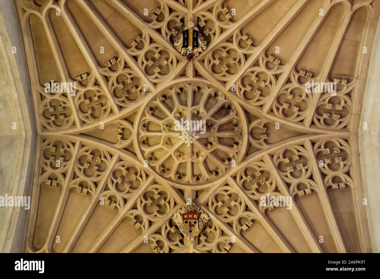 Die Abtei von Bath, eine Pfarrkirche von der Kirche von England und der ehemaligen Benediktinerkloster in Bath, Somerset, England. Stockfoto