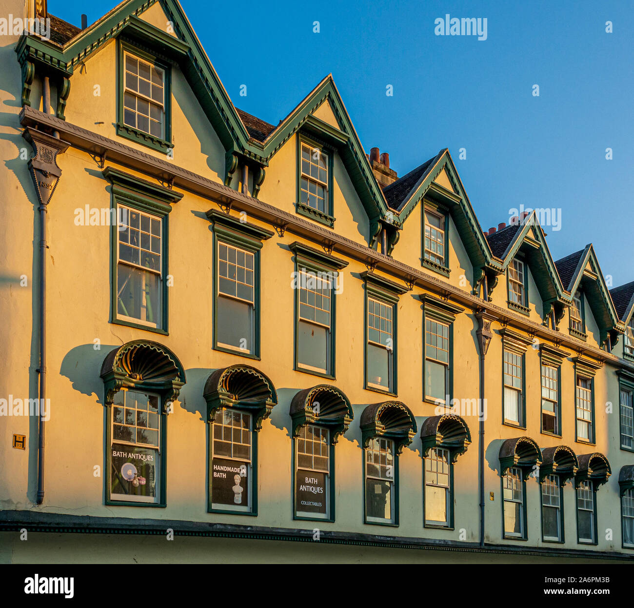 Orange Grove Antiquitätengeschäft, Bath, Somerset, Großbritannien. Stockfoto