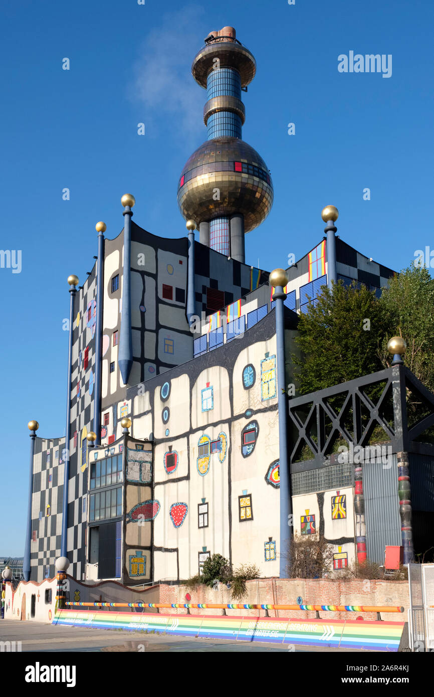 Müllverbrennungsanlage Spittelau (Müllverbrennungsanlage Spittelau), Fernwärme, von Hundertwasser, Spittelau, Wien, Österreich. Stockfoto