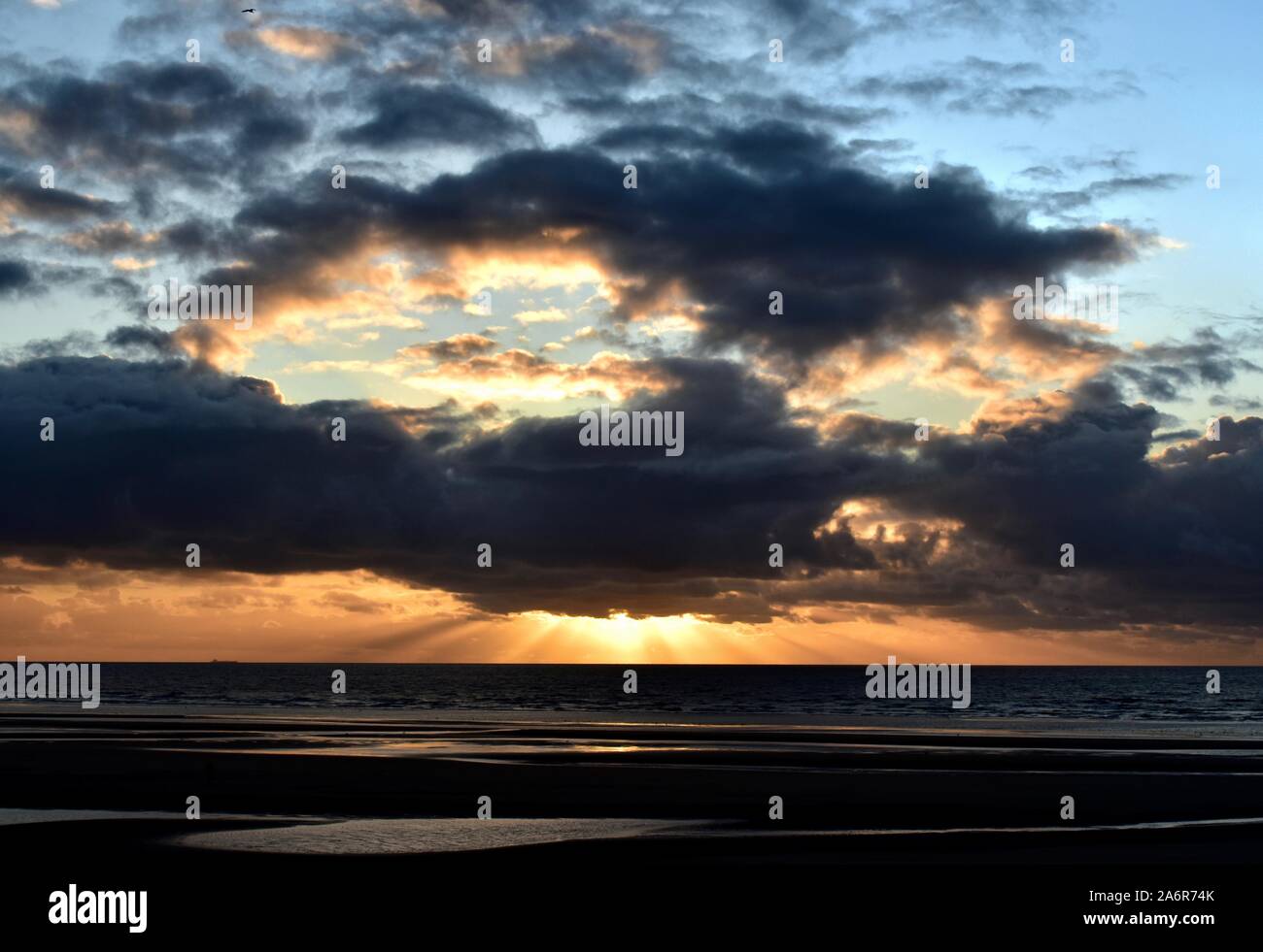 Blackpoll Norden Strand bei Ebbe kurz vor Sonnenuntergang. Stockfoto