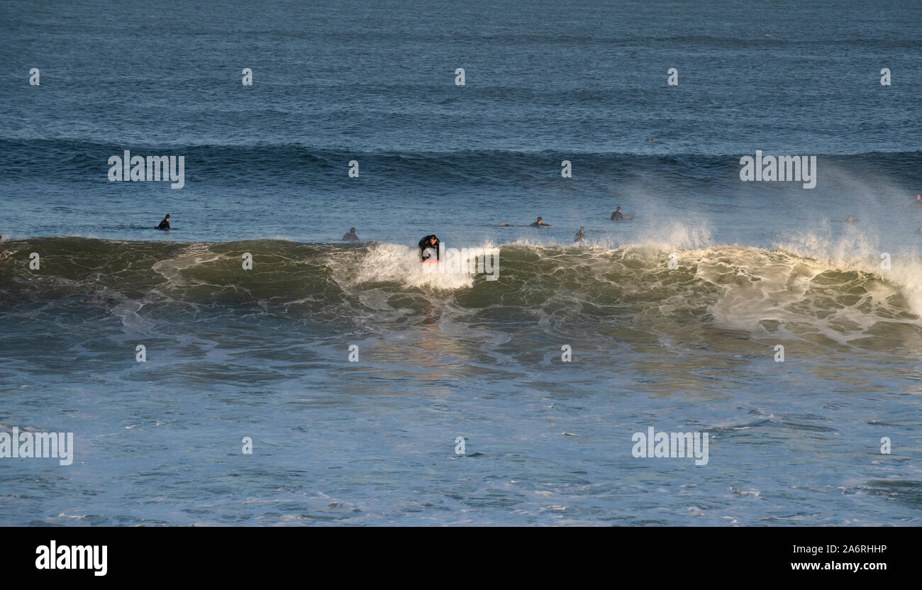 Surfer am Strand in Rhode Island Narragansett Stockfoto