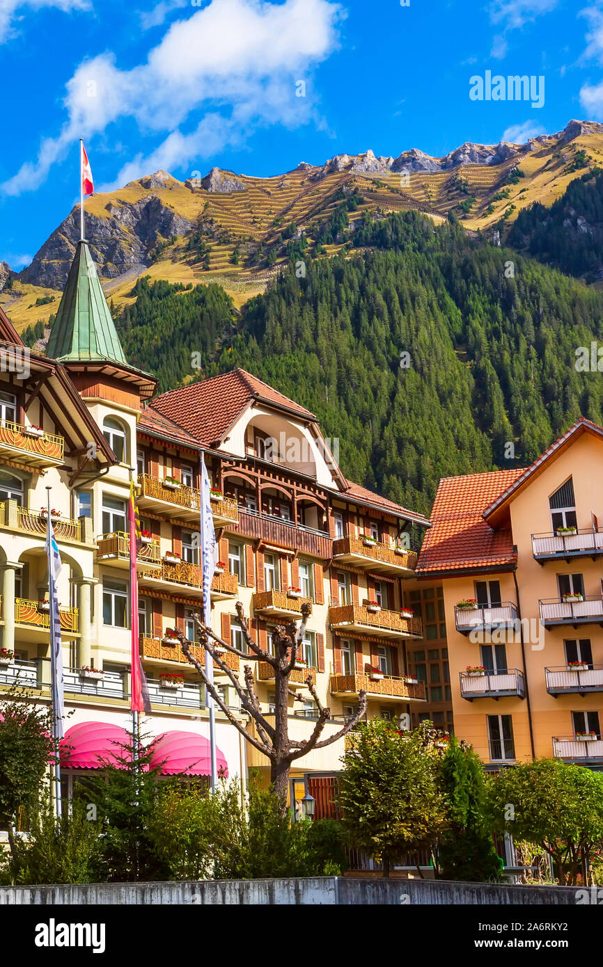 Wengen, Schweiz, Blick auf die Stadt der alpinen Dorf in den Schweizer Alpen, Herbst in den Bergen herum, beliebten Ferienort im Berner Oberland Stockfoto