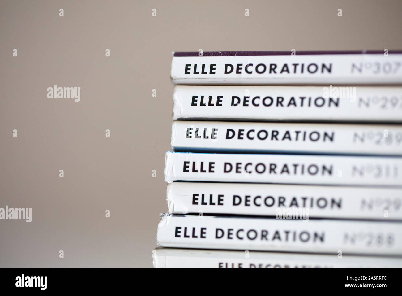 LONDON, UK, 28. Oktober, 2019: eine Sammlung von Elle Decoration home und style Magazine Stockfoto