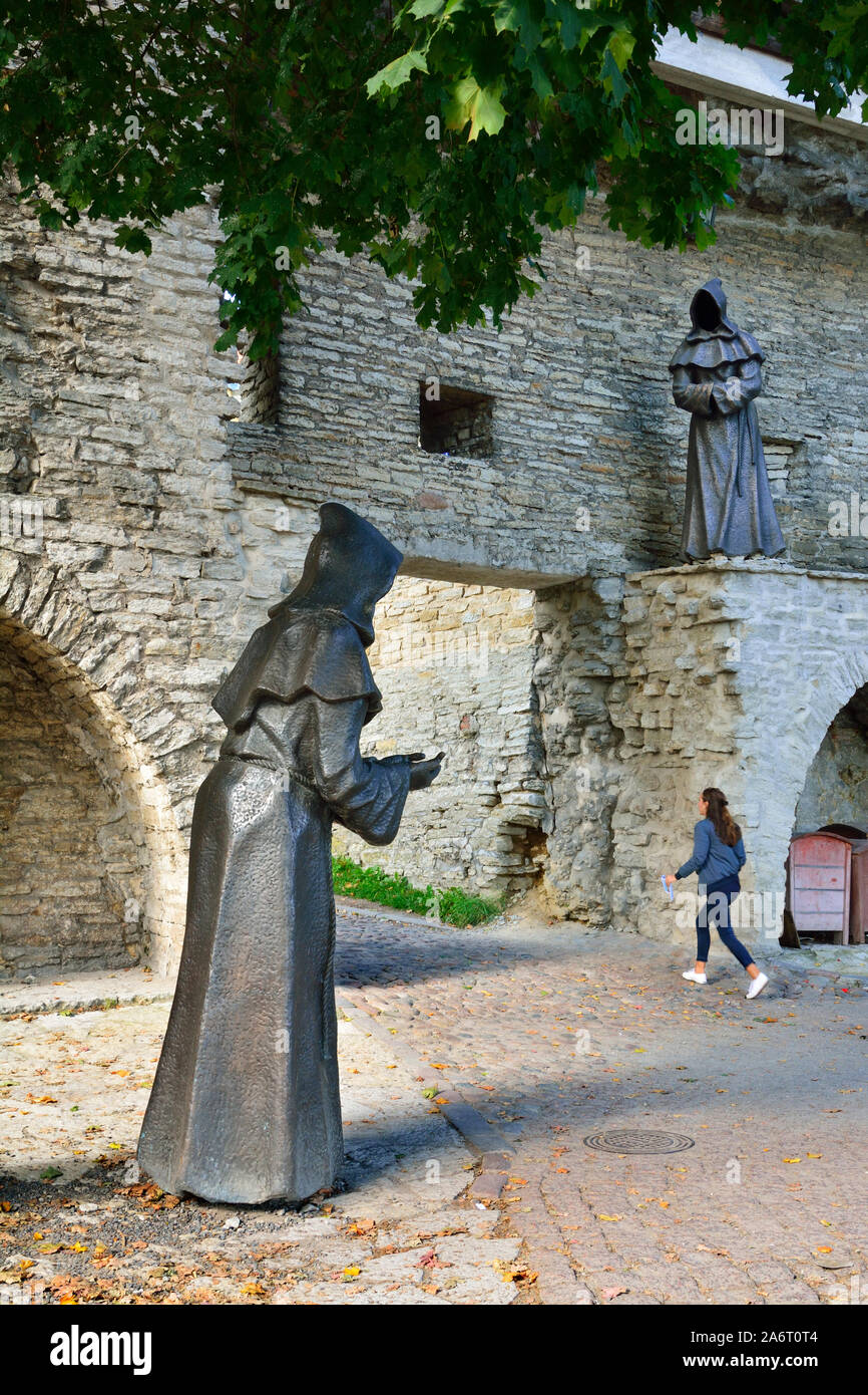 Mittelalterliche Wehrmauern, aus dem 14. Jahrhundert. Tallinn, Estland Stockfoto