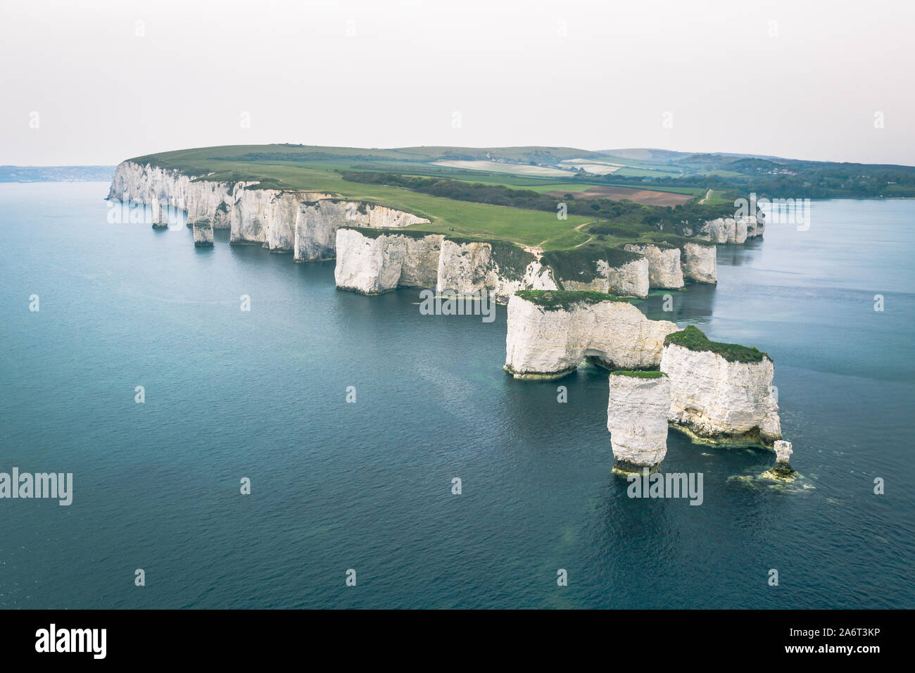 Luftaufnahme von Old Harry Rocks in Dorset, England Stockfoto