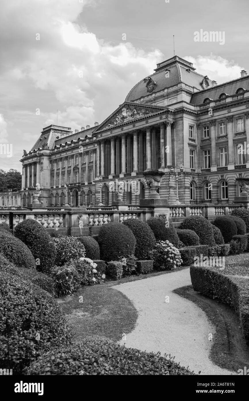 Royal palace gardens brussels belgium Fotos und Bildmaterial in hoher