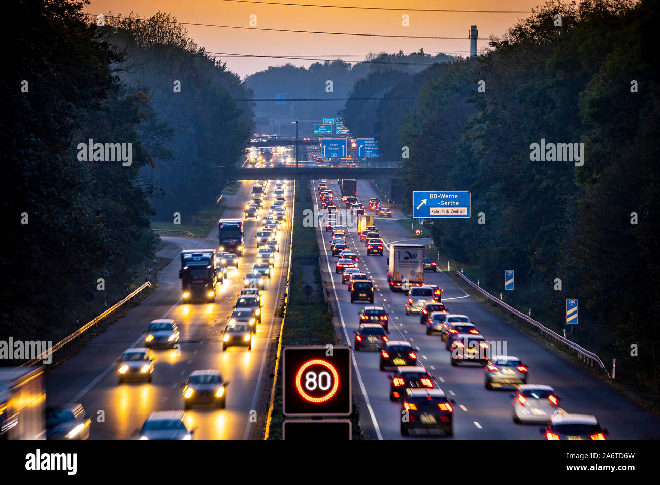 Autobahnanschluss autobahn a40 ruhrschnellweg und autobahn a43 in bochum Fotos und