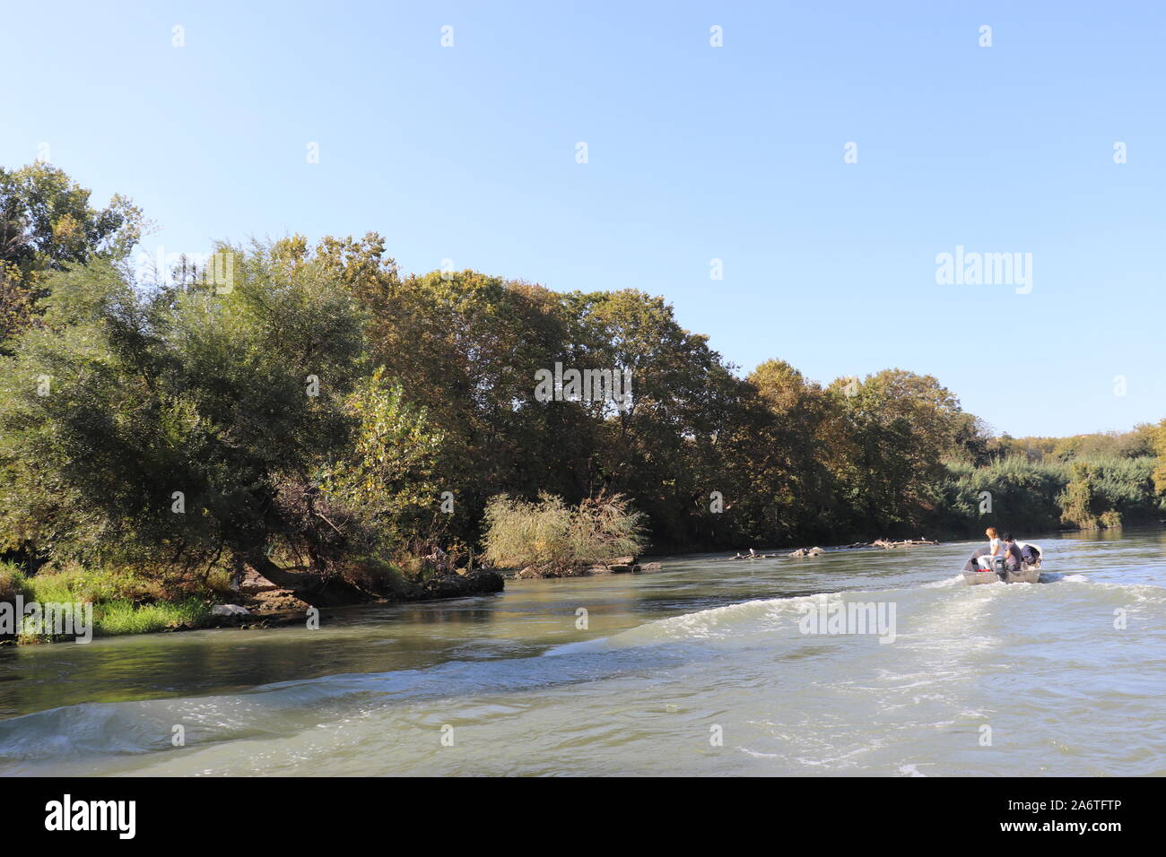 Fiume Tevere - Risalita in gommone - Roma Stockfoto