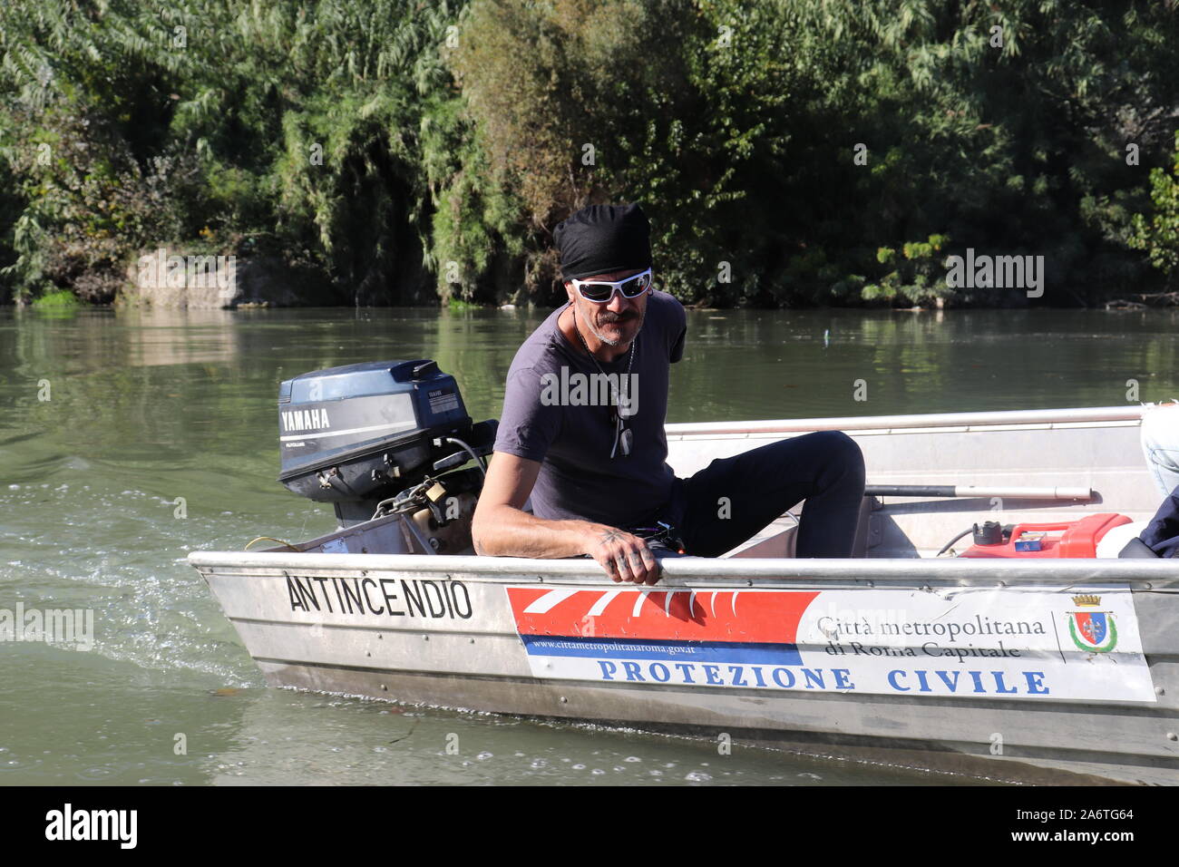 Fiume Tevere - Risalita in gommone - Roma Stockfoto