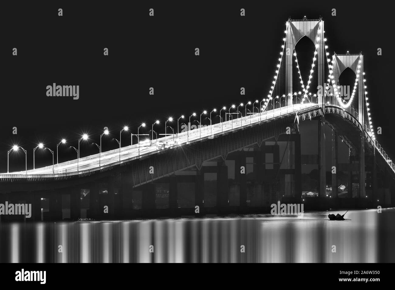 Claiborne Pell Newport RI Brücke - Abend Blick auf die Claiborne Pell Brücke, die gemeinhin als die Newport Bridge bekannt. Eine Hängebrücke betrieben von Stockfoto