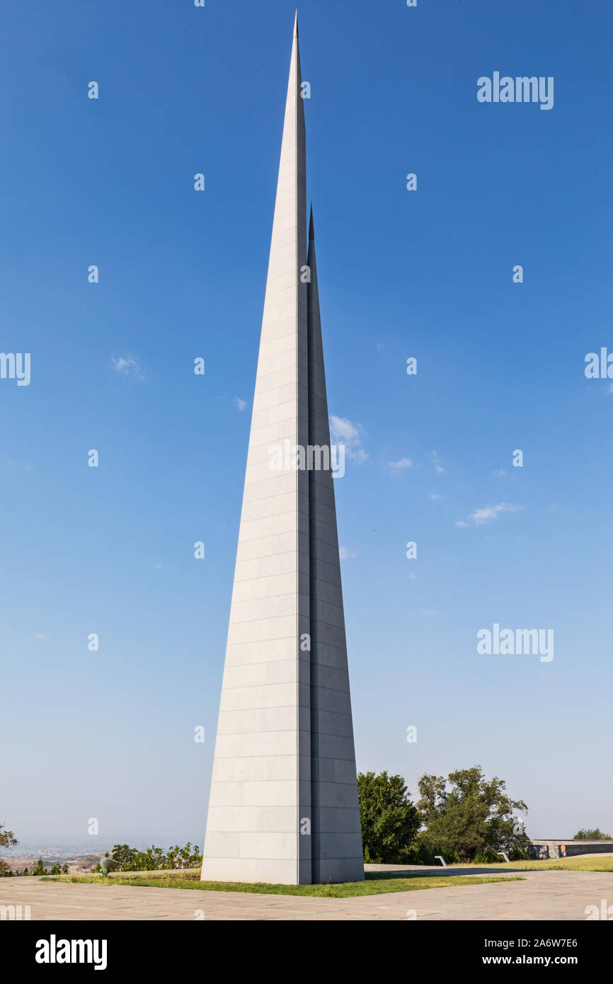 Eriwan Eriwan Provinz, Armenien. Die Gedenkstätte Spalte (die Reborn Armenien) an der Tsitsernakaberd armenischen Völkermord Gedenkstätte. Stockfoto