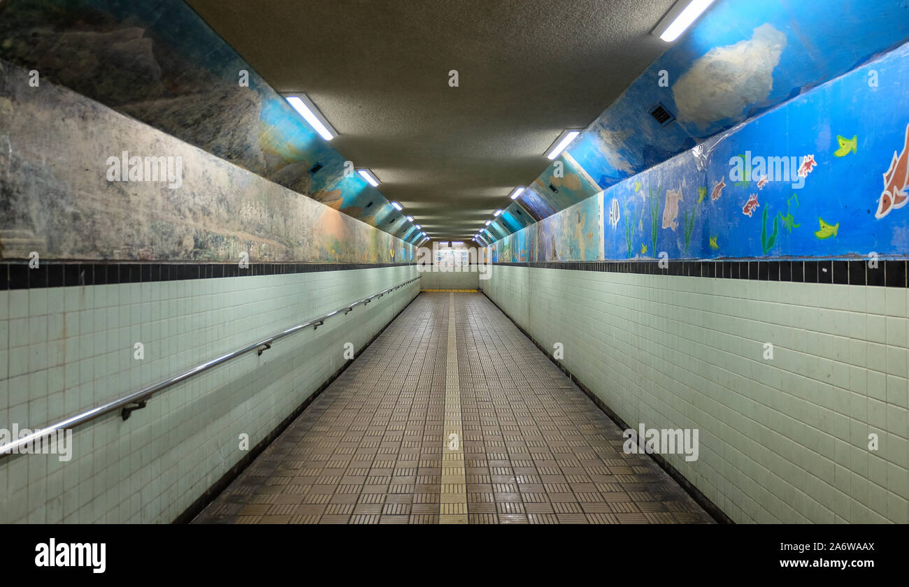 Ein Fußgängertunnel in Beppu, Japan Stockfoto