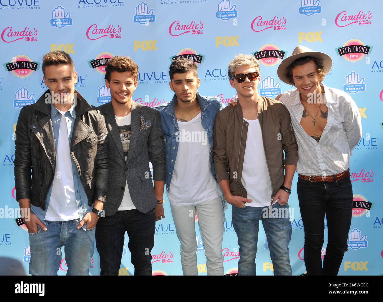 LOS ANGELES, Ca. August 11, 2013: Pop Gruppe eine Richtung - Liam Payne, Louis Tomlinson, Zayn Malik, Niall Horan & Harry Styles - an der 2013 Teen Choice Awards am Gibson Amphitheatre, Universal City, Hollywood. © 2013 Paul Smith/Featureflash Stockfoto