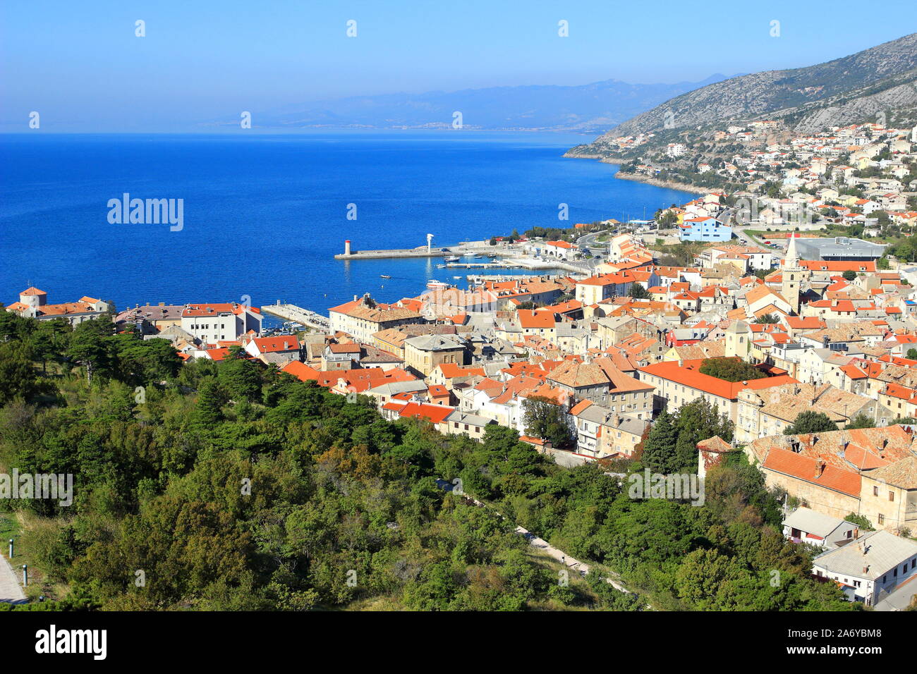 Panorama der Stadt Senj, Reiseziel in Kroatien Stockfotografie Alamy