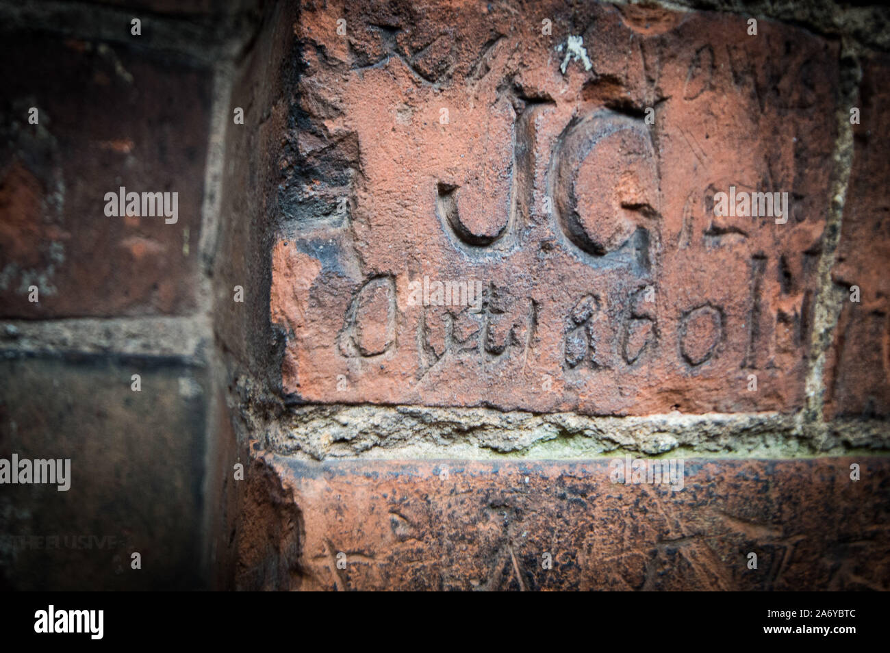 GLOUCESTER: 150 Jahre altes Graffitti. Unheimliche Fotos des britischen "Most Haunted" Gefängnis, in dem Serienmörder Fred West wurde gesperrt Erfassen der Fazilität Stockfoto