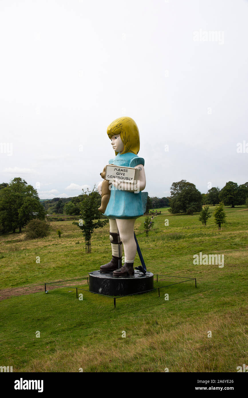 Die Damien Hurst Sculpture Charity steht im Deer Park im Yorkshire Sculpture Park in West Bretton in der Nähe von Wakefield Yorkshire England Stockfoto