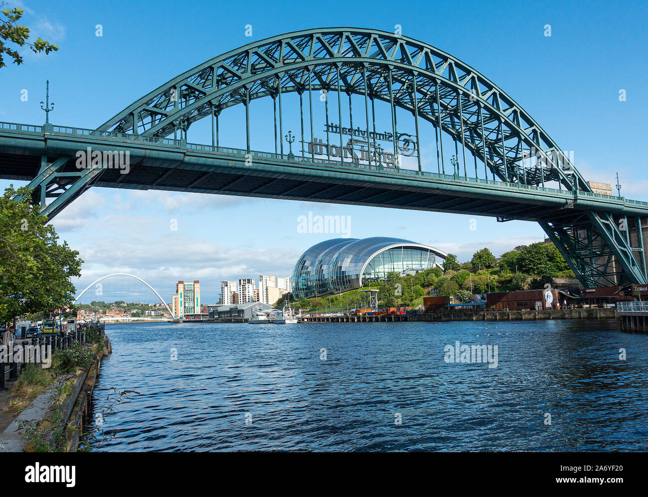 Tyne und Millennium Bridges, Sage Gateshead und Baltic Center am Fluss Tyne Tyne und Wear England Großbritannien Stockfoto