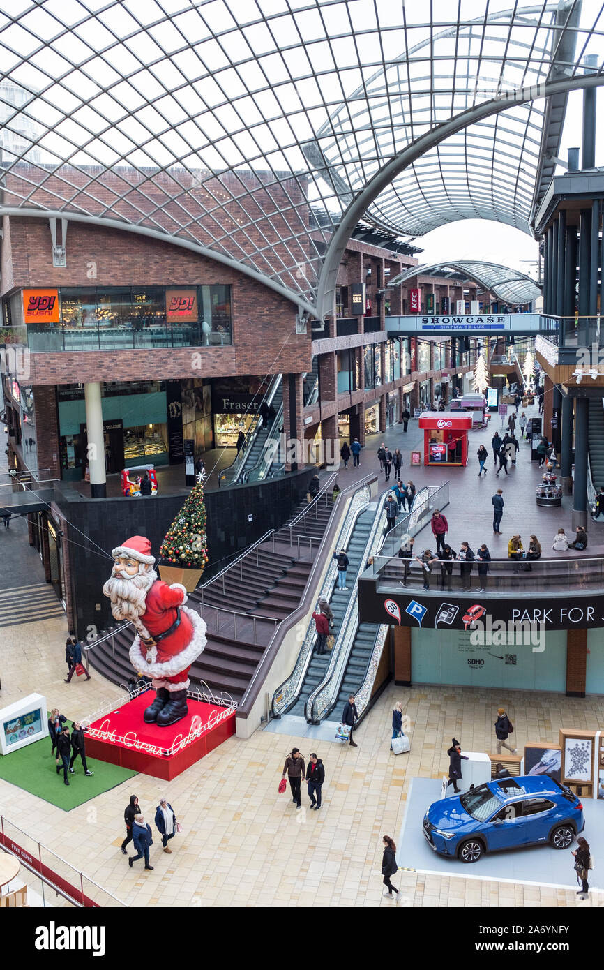 Catbot Zirkus Einkaufszentrum während des Weihnachtsgeschäftes, Bristol, Großbritannien Stockfoto