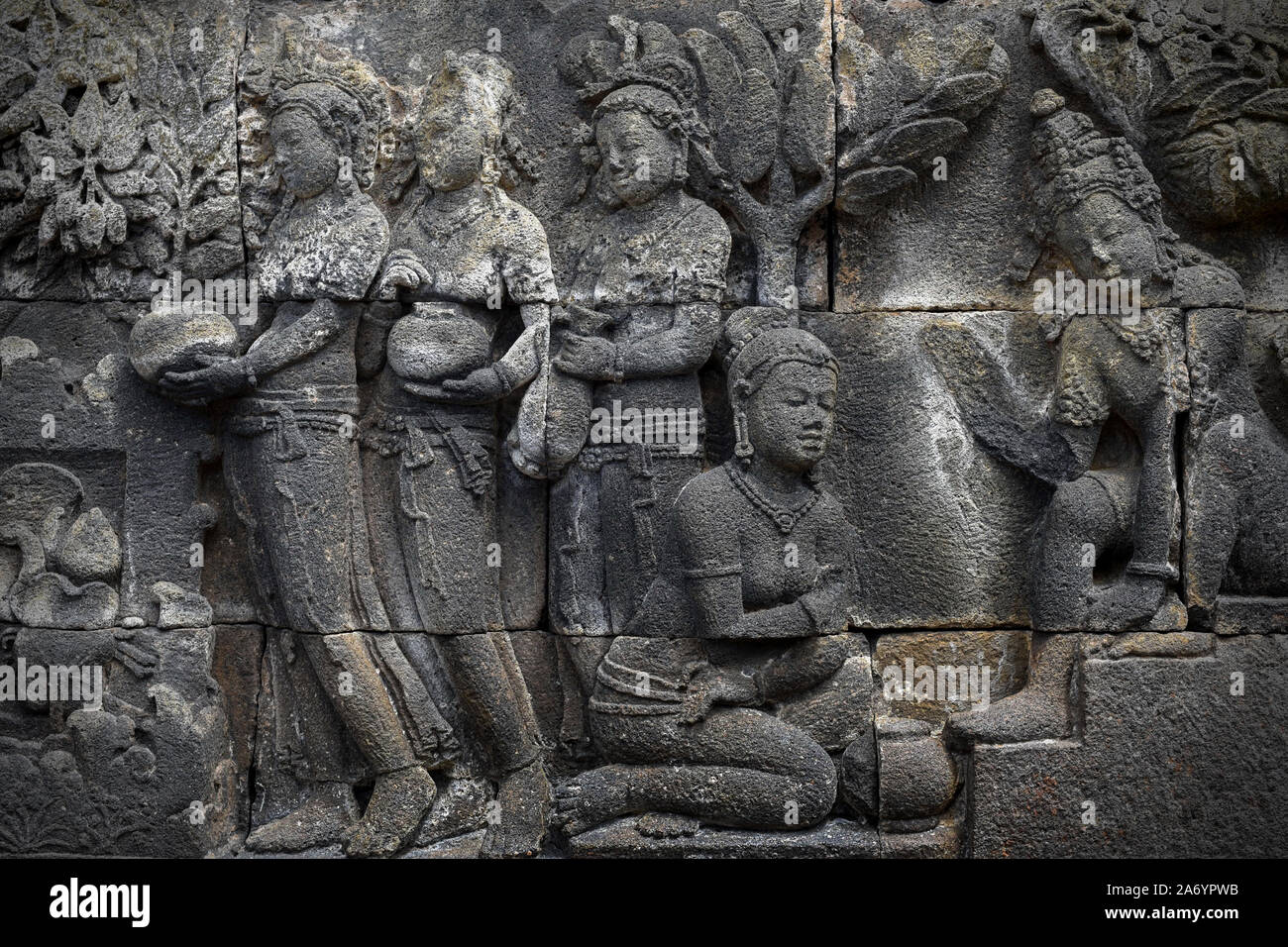 Die bas-relief am Borobudur Tempel im Zentrum der Provinz Java, Indonesien. Stockfoto