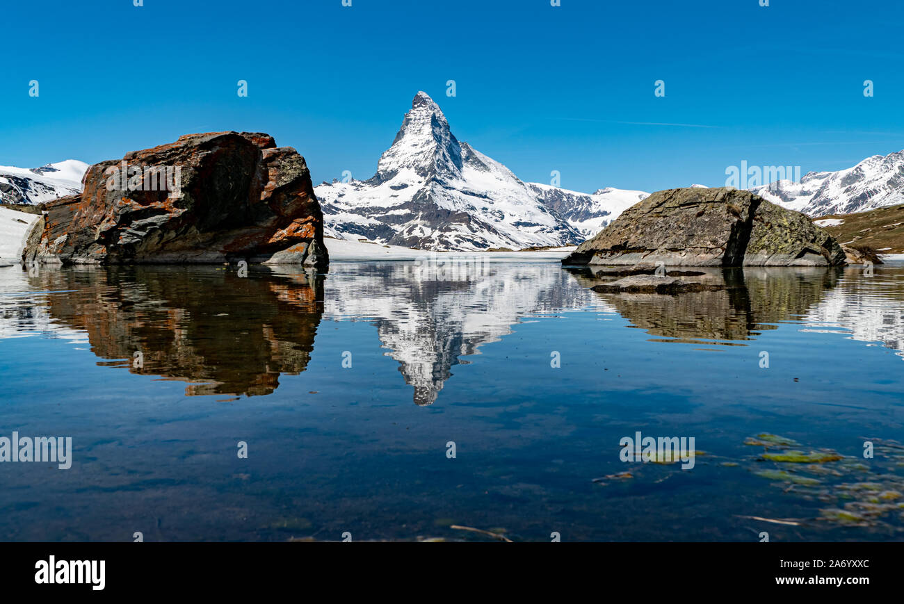 Panorama von Osten und Norden Gesichter des Matterhorns in Zermatt, Schweiz im Sommer. Stockfoto