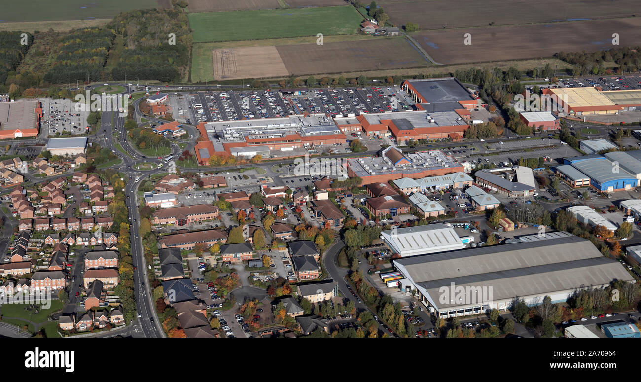 Luftaufnahme der Clifton Moor Retail Park und Clifton Moor Center, New York, Großbritannien Stockfoto