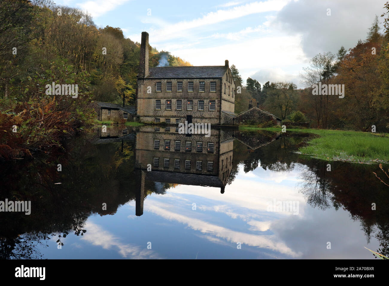 Yorkshire Mill Cottage Stockfoto