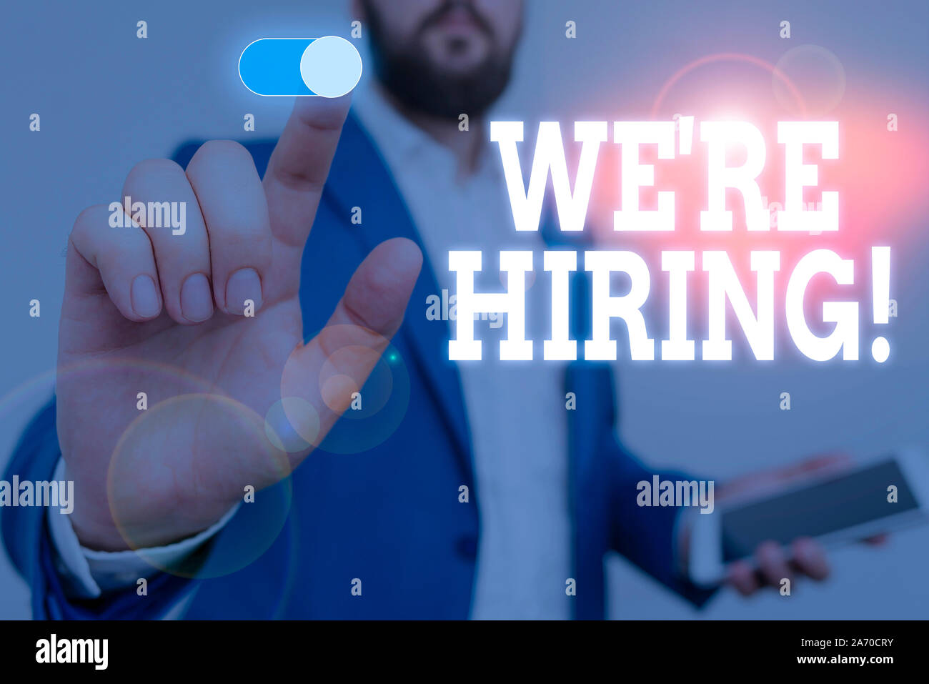 Handschrift Text schreiben wir die Einstellung. Konzeptionelle Foto vor kurzem jemanden einstellen, oder ihm zahlen bestimmten Job männliche Menschen tragen formalen Arbeit Anzug prese zu tun Stockfoto