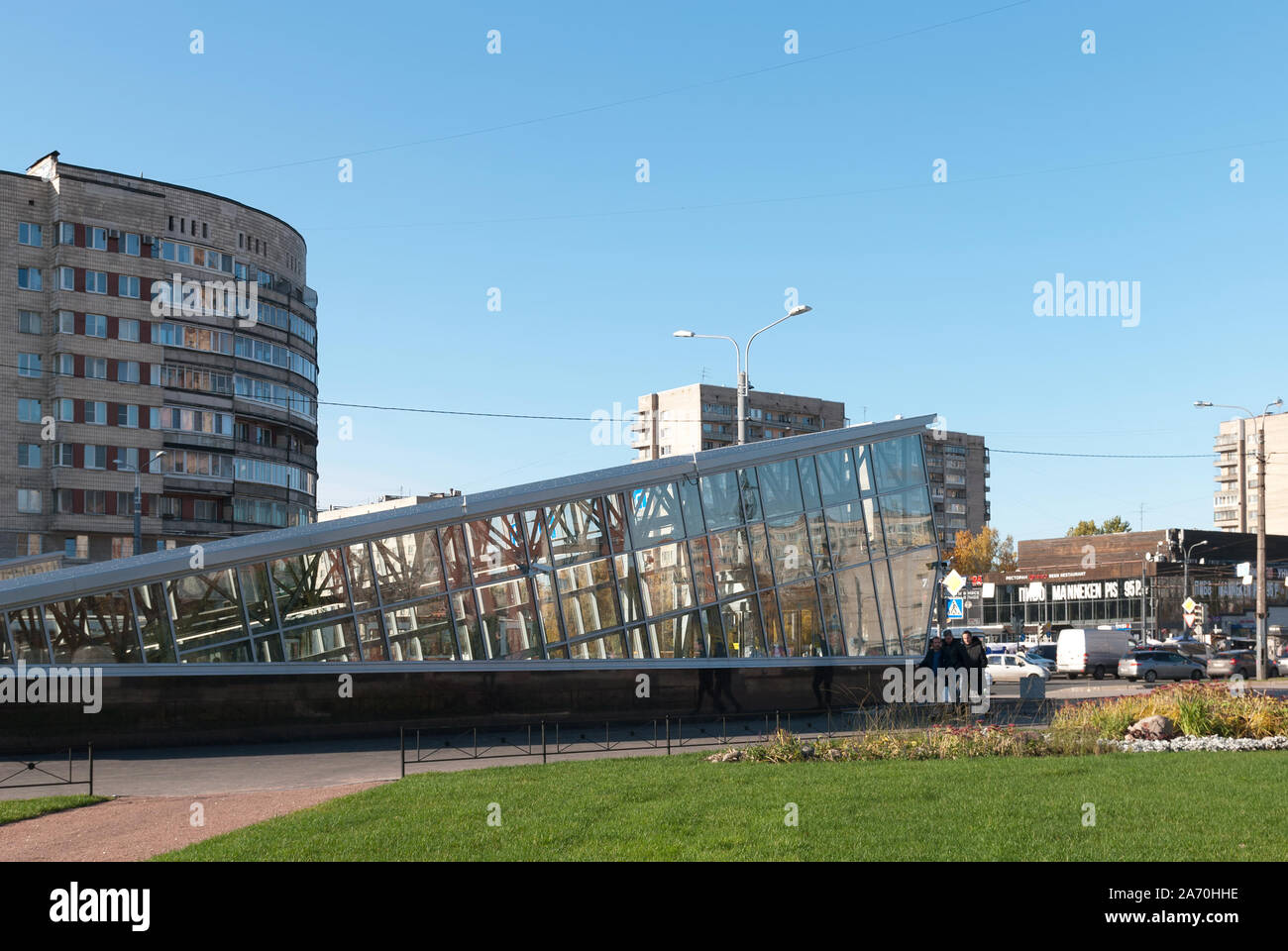 St. Petersburg, Russland - 15. Oktober 2019: Im Pavillon der neue U-Bahnhof Prospekt Slavy. War im Oktober 3, 2019 eröffnet Stockfoto