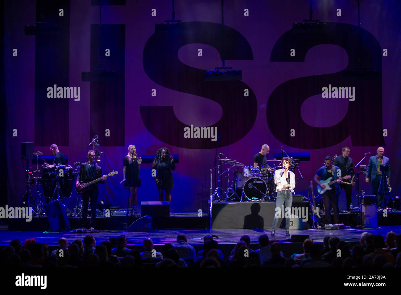 Englisch soul Sängerin Lisa Stansfield spielt an der Royal Concert Hall, Glasgow 28. Oktober 2019 Stockfoto